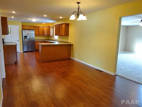 207 Elgin Ave, Washington, IL 61571 photo 10