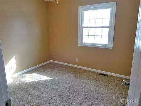 207 Elgin Ave, Washington, IL 61571 photo 14