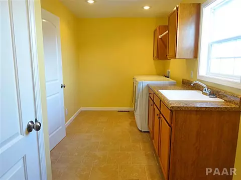 207 Elgin Ave, Washington, IL 61571 photo 12