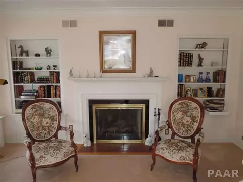 304 N Locust St, Delavan, IL 61734 photo 7