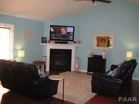 1440 Jadens Way, Washington, IL 61571 photo 4
