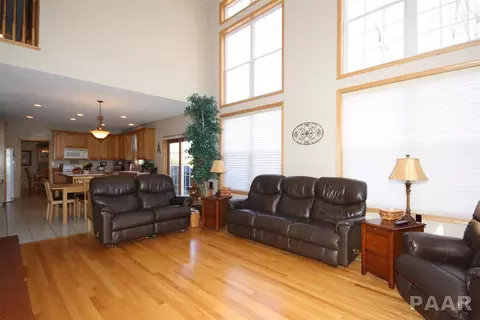 505 Hampton Ct, Germantown Hills, IL 61548 photo 3