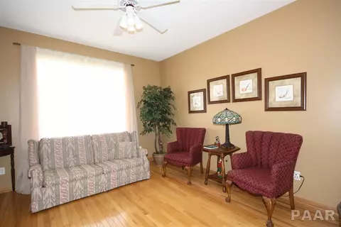 505 Hampton Ct, Germantown Hills, IL 61548 photo 7