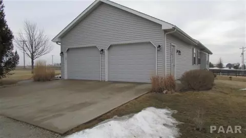 1193 County Road 700 N, Eureka, IL 61530 photo 2