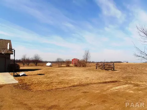 673 Northfork Rd, Metamora, IL 61548 photo 5
