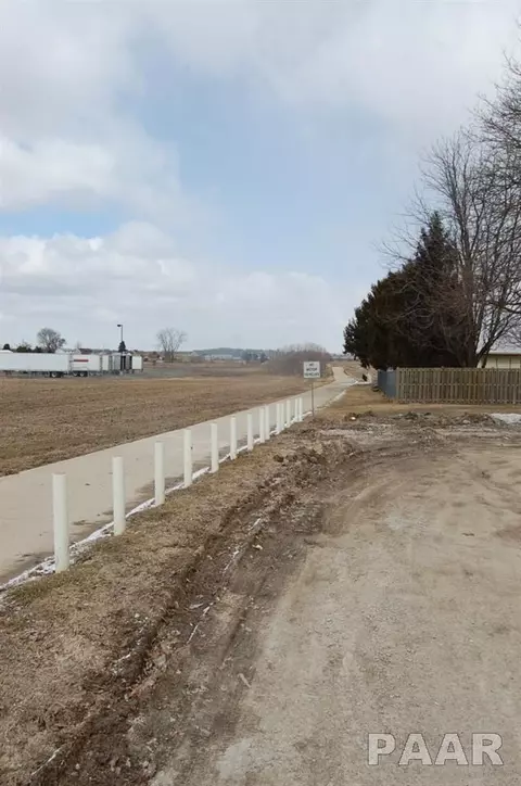 701 E Madison, Metamora, IL 61548 photo 2