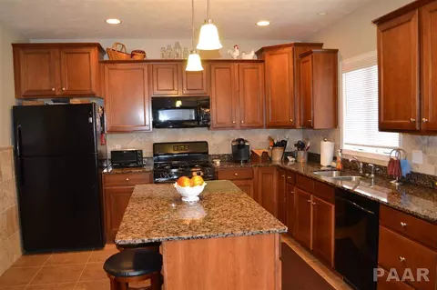 11622 N Dunmore Dr, Dunlap, IL 61525 photo 10