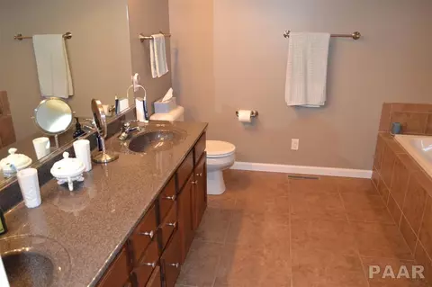 11622 N Dunmore Dr, Dunlap, IL 61525 photo 13