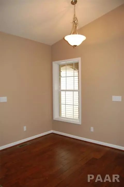 121 W Hillside Ct, Dunlap, IL 61525 photo 7