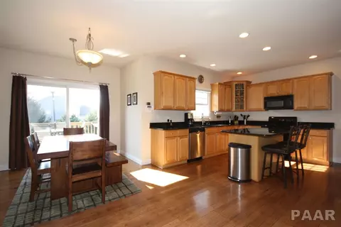 11209 N Jason Dr, Dunlap, IL 61525 photo 2