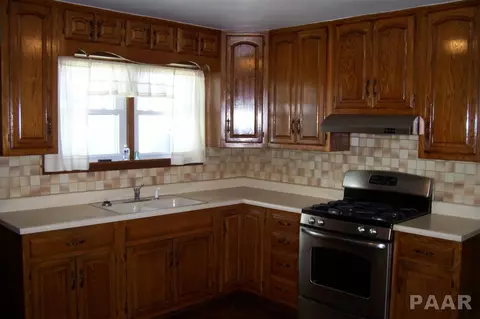 340 N 11th Ave, Canton, IL 61520 photo 7