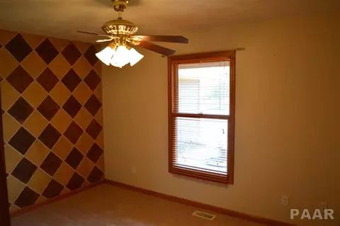 207 Windsor, Germantown Hills, IL 61548 photo 12