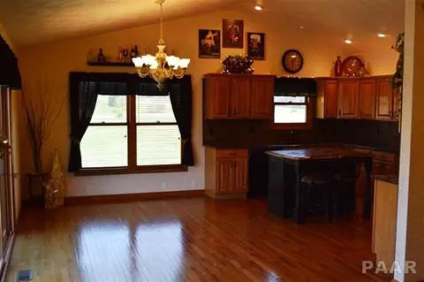 207 Windsor, Germantown Hills, IL 61548 photo 7