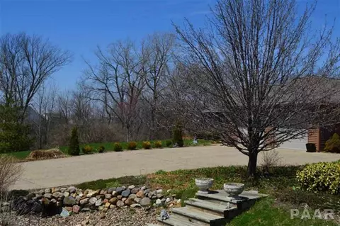 207 Windsor, Germantown Hills, IL 61548 photo 2