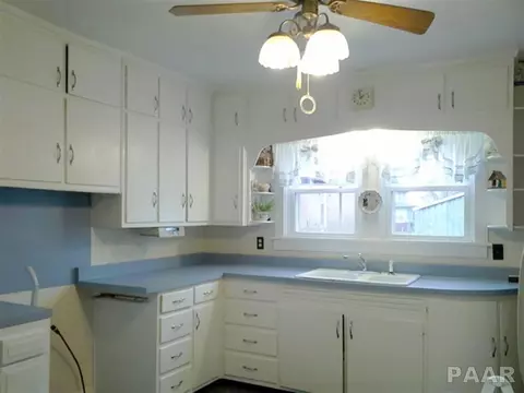 659 E Main St, Cuba, IL 61427 photo 7