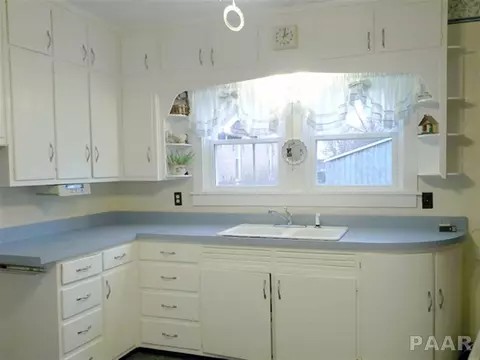 659 E Main St, Cuba, IL 61427 photo 6