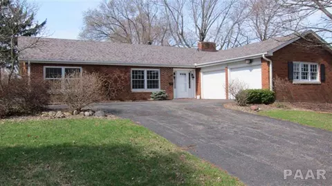 610 W Burton, Eureka, IL 61530 photo 2