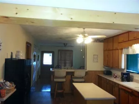 138 W Maple, Canton, IL 61520 photo 6