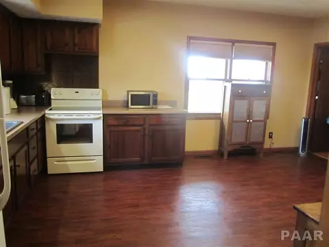 758 Towerline, Delavan, IL 61734 photo 5