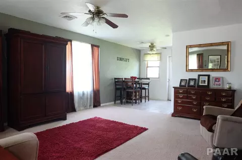 209 Algonquin, Marquette Heights, IL 61554 photo 4