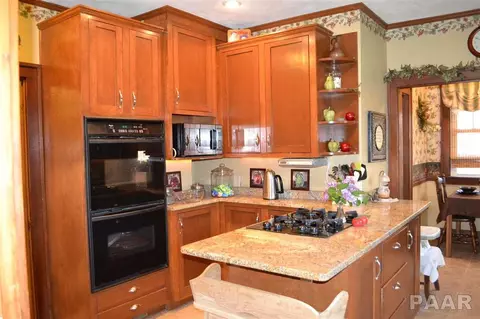602 E 3rd St, Delavan, IL 61734 photo 9