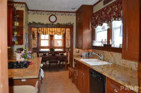 602 E 3rd St, Delavan, IL 61734 photo 10