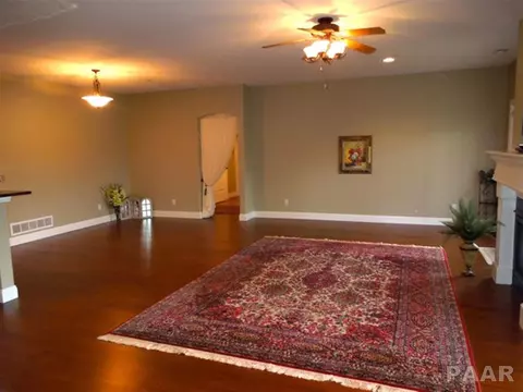 112 Eagle Rdg, Washington, IL 61571 photo 8