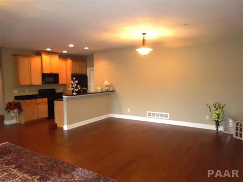 112 Eagle Rdg, Washington, IL 61571 photo 7