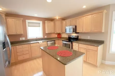 406 Windsor, Germantown Hills, IL 61548 photo 5
