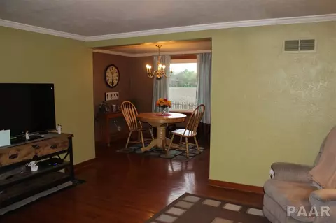 337 Edgewood St, Morton, IL 61550 photo 4
