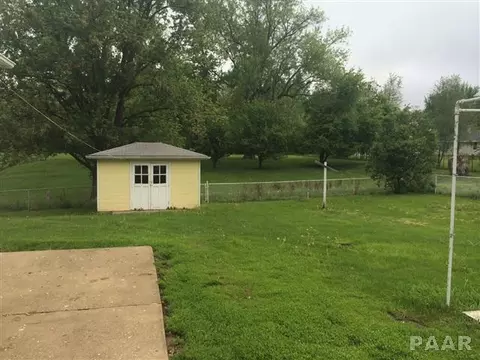 520 E 5th, Saint David, IL 61563 photo 2