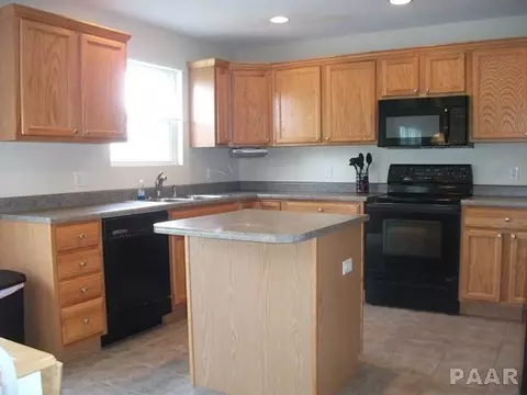 1817 Meadowview, Dunlap, IL 61525 photo 5