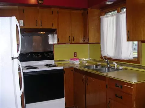 1032 E Locust, Canton, IL 61520 photo 10