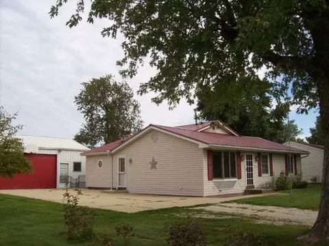 606 E 3rd St, Glasford, IL 61533 photo 1