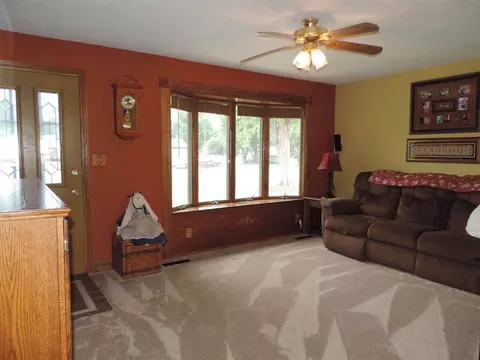 606 E 3rd St, Glasford, IL 61533 photo 2