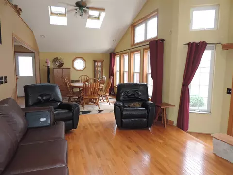 606 E 3rd St, Glasford, IL 61533 photo 7