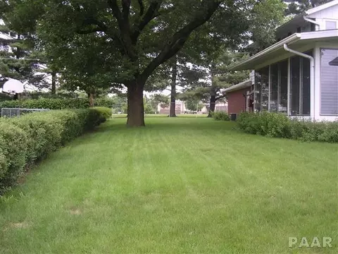850 Pool Ct, Canton, IL 61520 photo 6