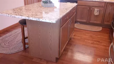 107 Marvin, Germantown Hills, IL 61548 photo 6