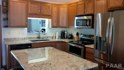 107 Marvin, Germantown Hills, IL 61548 photo 5
