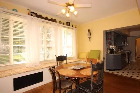 604 S Main, Eureka, IL 61530 photo 9