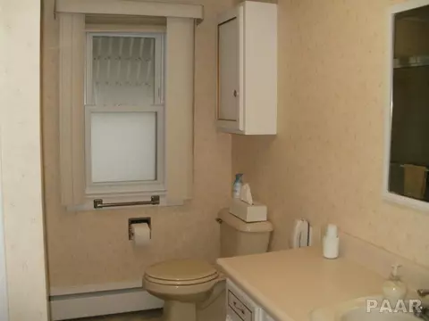 944 E Locust, Canton, IL 61520 photo 15