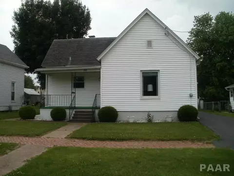 944 E Locust, Canton, IL 61520 photo 3