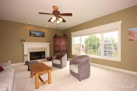 706 S Prairieview Dr, Dunlap, IL 61525 photo 11