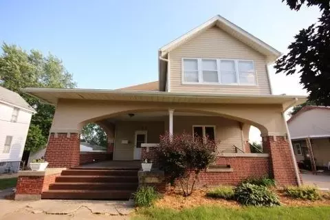302 W Pne, Canton, IL 61520 photo 1