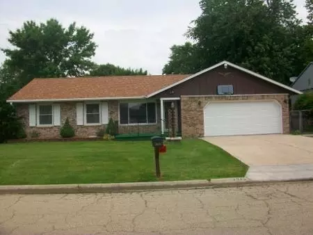 1475 E Locust, Canton, IL 61520 photo 3