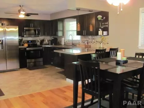 40 Edmar Dr, Canton, IL 61520 photo 9