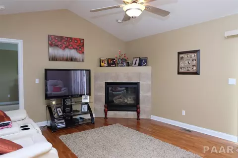 9325 W Lake Camelot Dr, Mapleton, IL 61547 photo 3