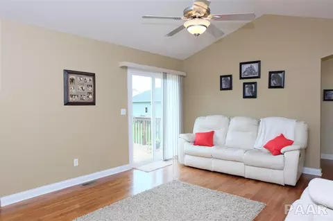 9325 W Lake Camelot Dr, Mapleton, IL 61547 photo 5