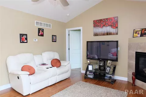 9325 W Lake Camelot Dr, Mapleton, IL 61547 photo 4