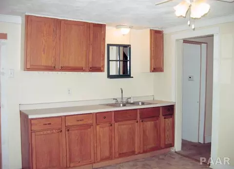 603 E Pne, Canton, IL 61520 photo 5